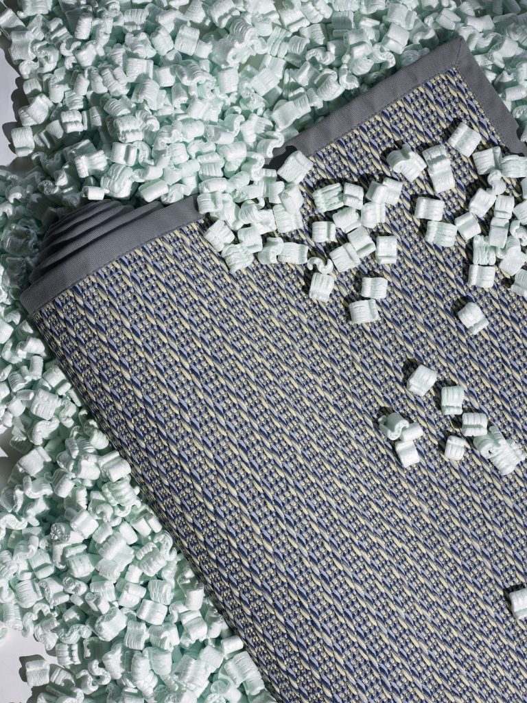Conveti Rug confetti_feature - The Rug Maker