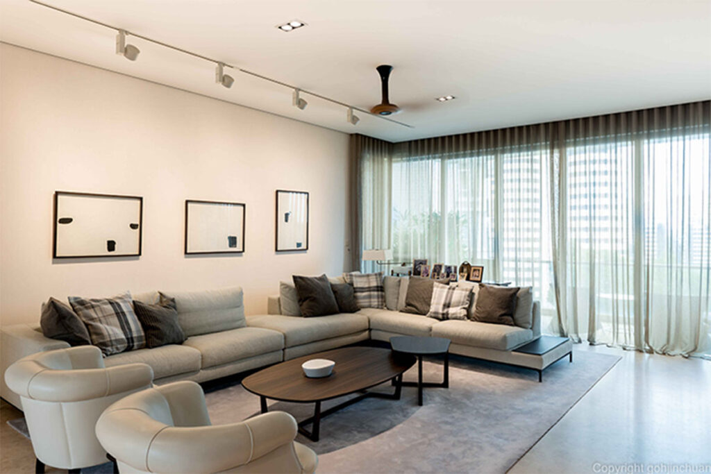 Rugmaker_Blog-Piece-SideImages_rug on a living room