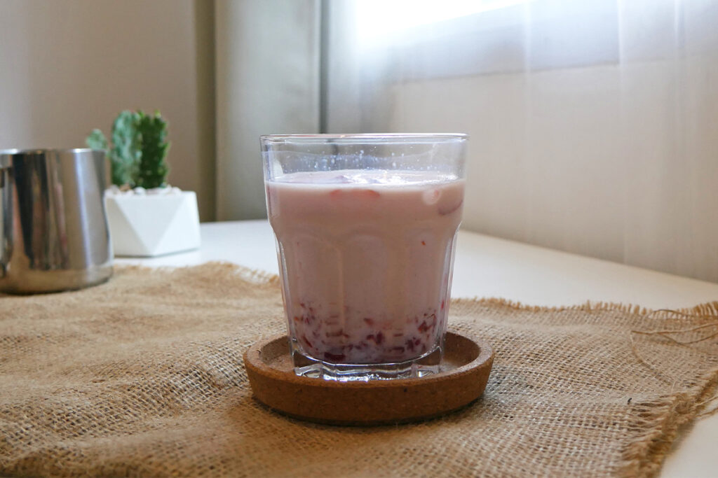 Rugmaker_Blog-Piece_Korean Style Strawberry Milk in a Glass with Cork Coaster